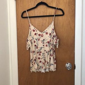 Shoulder cut out cream floral top